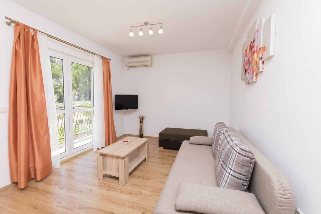 Apartment Petea Omis Room photo
